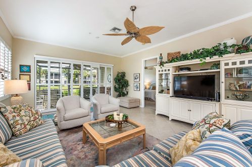 4541 Cardinal Cove Ln, Naples, FL 34114-9487