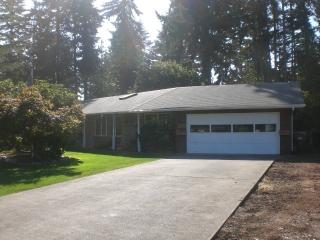 5009 Forest Glen Dr, Olympia, WA 98513-4546