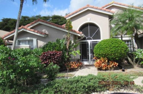 7416 Falls Rd, Boynton Beach, FL 33437-6315