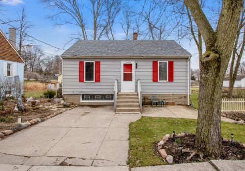 12725 Maple St, Cedar Lake, IN 46303-8729