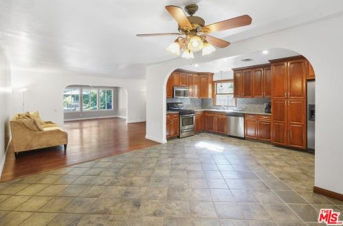 5626 Ruthwood Dr, Calabasas, CA 91302-1052