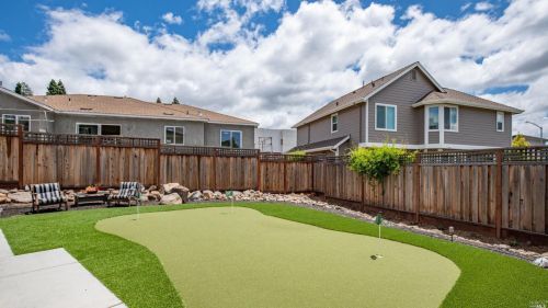 2133 Vintage Cir, Santa Rosa CA  95404-1350 exterior