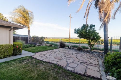 621 Del Oro St, Woodland CA  95695-5040 exterior