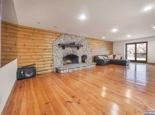 1994 Macopin Rd, West Milford NJ  07480-1932 exterior