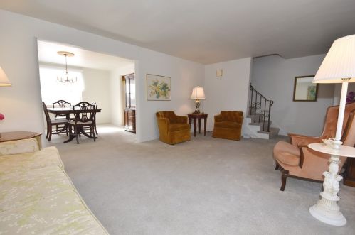 584 Bigelow St, Pittsburgh PA  15207-1272 exterior