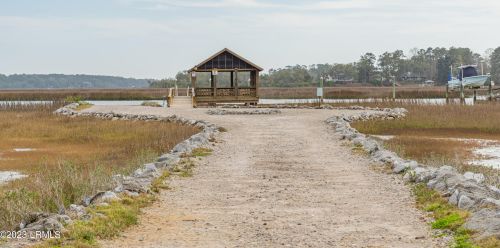 37 Brisbane Dr, Beaufort SC  29902-5718 exterior