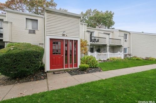 36 Richmond Blvd, Hauppauge, NY 11779-3440
