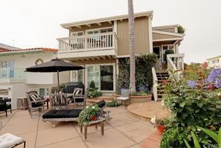 201 Manhattan Ave, Manhattan Beach CA  90266-6439 exterior