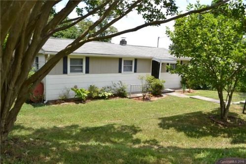 54 Deavermont Cir, Asheville, NC 28806-9616