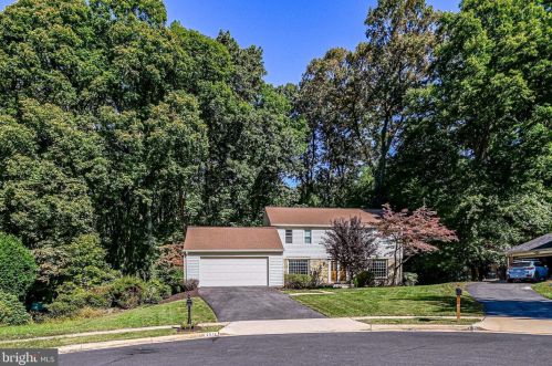 2512 Farrier Ln, Herndon, VA 20191-2116