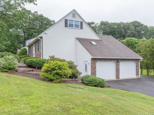 132 Peacedale St, Bristol, CT 06010-2362