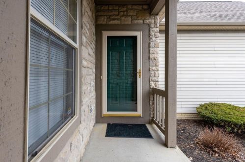 213 Pebble Creek Dr, Pataskala OH  43062-8945 exterior