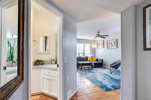 2242 Congress St, San Diego CA 92110-2822 exterior