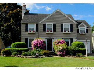 101 Colebrook Dr, Rochester, NY 14617-2215