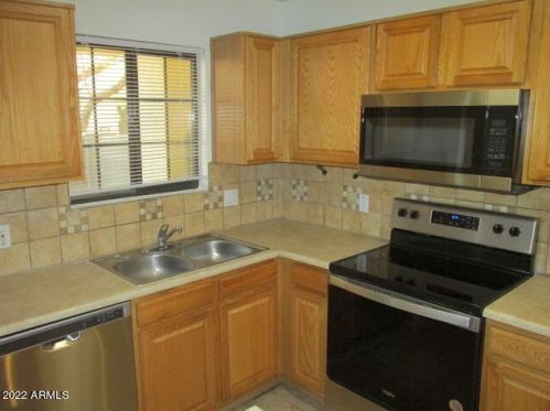 455 Mesa Dr, Mesa, AZ 85210-2564