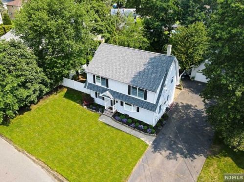7 Harvard Way, Oakland, NJ 07436-3501