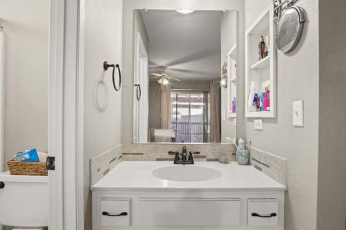 730 Fenn Ct, Turlock CA  95382-1643 exterior