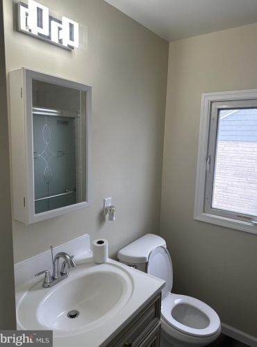 7 Hollywood Dr, Harrisburg PA  17109-5563 exterior