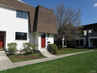 32 Hulls Hwy, Southport CT  06890-1020 exterior