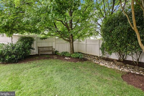 9012 Virginia Ter, Lorton VA  22079-3251 exterior