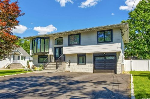 45 Woodlawn Ave, Deer Park, NY 11729-1120