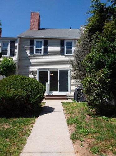 5 Patriots Sq, North Windham, CT 06250-1517
