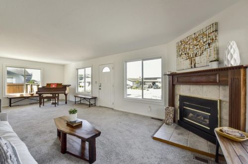 551 Terrace Ave, Princeton By The Sea, CA 94019-1547