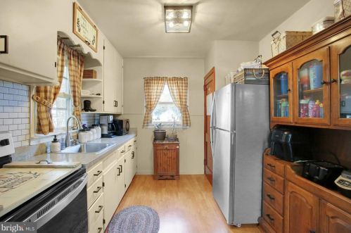 221 Nichols St, Dauberville PA  19533-9525 exterior