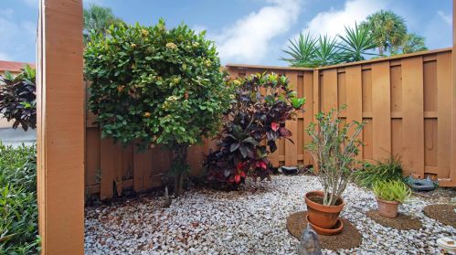 5381 Stonybrook Ln, Boynton Beach, FL 33437-1618