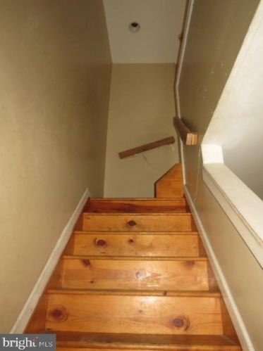 7108 Guyer Ave, Philadelphia PA 19153-2405 exterior