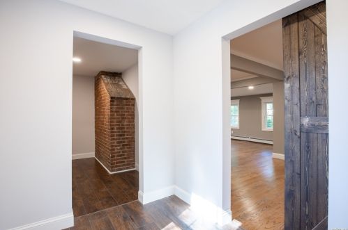 26 Patchogue Rd, Scotts Beach NY  11789-1422 exterior