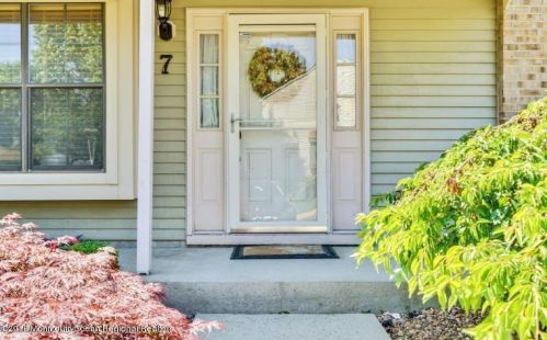 13 Interlaken Ct, East Freehold, NJ 07728-3919