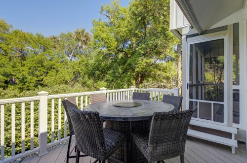 1 Back Ct, Isle Of Palms SC  29451-2827 exterior