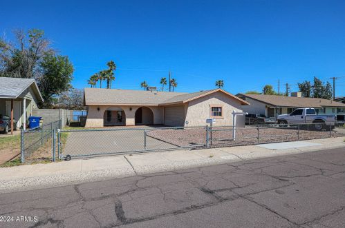 7009 76th Dr, Glendale, AZ 85303-2403
