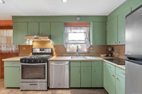 11 Denton Ave, Middletown, NY 10941-1042