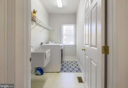 5312 Kernstown Ct, Haymarket VA  20169-4504 exterior