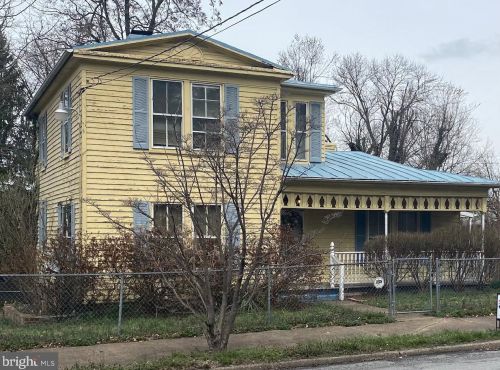 410 Washington St, Charles Town WV  25414-1078 exterior