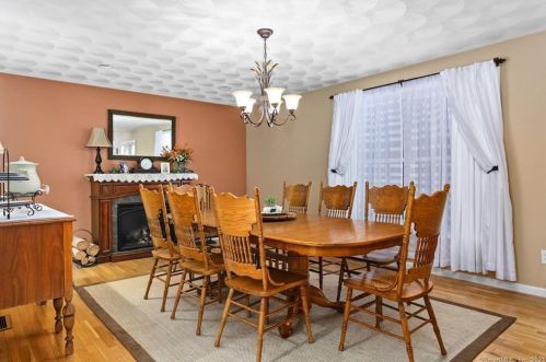 371 Fox Rd, Putnam CT  06260-2732 exterior