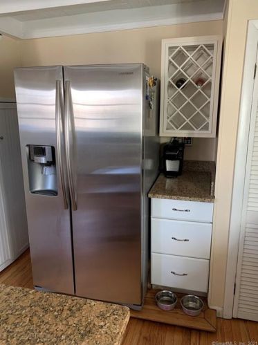 9 Grant St, Milford CT 06460-5311 exterior