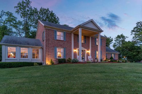 1070 Tudor Ln, Florence KY  41042-9647 exterior