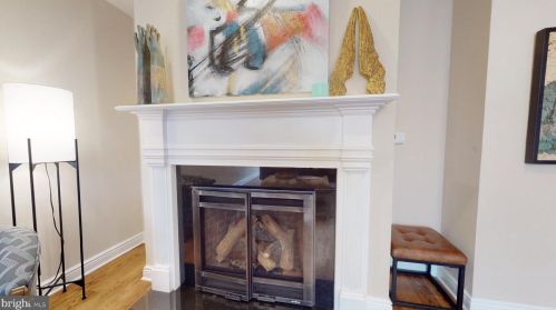 221 Victoria Mews, Princeton NJ  08542-3748 exterior