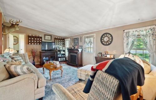 24 Bennett Way, Newmarket NH 03857-2341 exterior