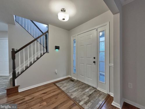 5765 Rhode Island Dr, Woodbridge VA  22193-3830 exterior