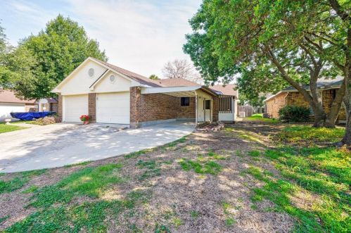 9928 Plainfield Dr, Fort Worth, TX 76108-3824