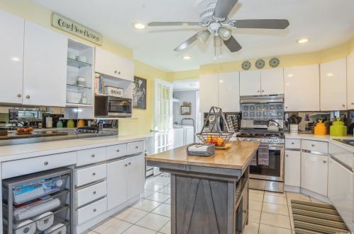 33 Lillian Pl, Canaan Lake NY  11772-2955 exterior