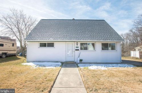 1518 Montgomery Rd, Wilmington, DE 19805-1245