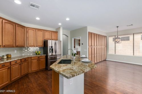 5917 Bent Tree Dr, Phoenix, AZ 85083-6564