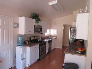 7940 Pat St, La Mesa, CA 91942-2548