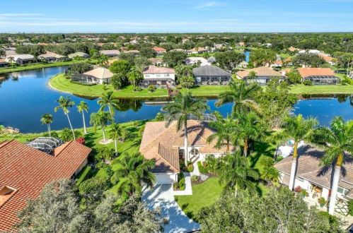 11785 Warbler Ct, Naples, FL 34119-8901