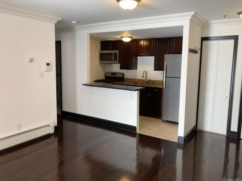 141-16 84th Dr, Jamaica, NY 11435-2411